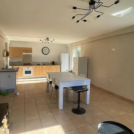 Indépendant En Rdc Chez Habitant Appartement