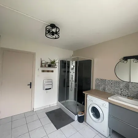 Independant En Rdc Chez Habitant *